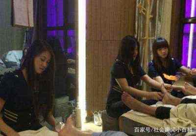 足浴店暗藏玄機 警方突擊檢查揭露“理發服務”背后的貓膩